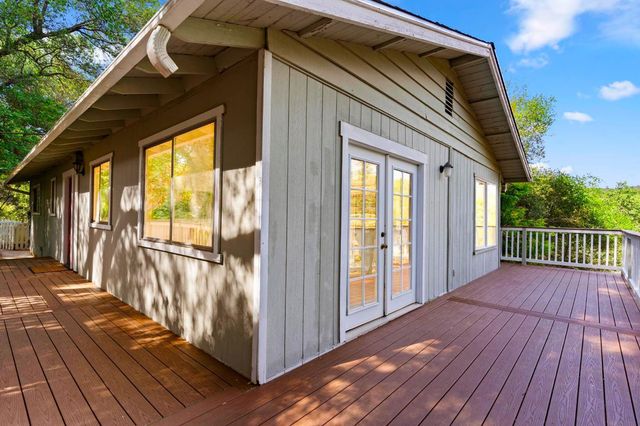 16310 Dry Creek Ln, Grass Valley, CA 95949