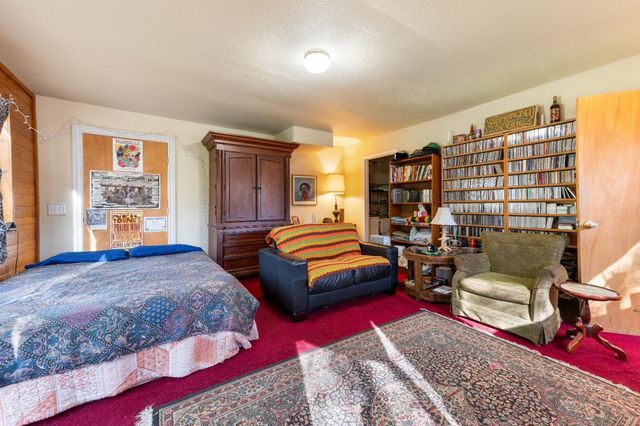 16310 Dry Creek Ln, Grass Valley, CA 95949