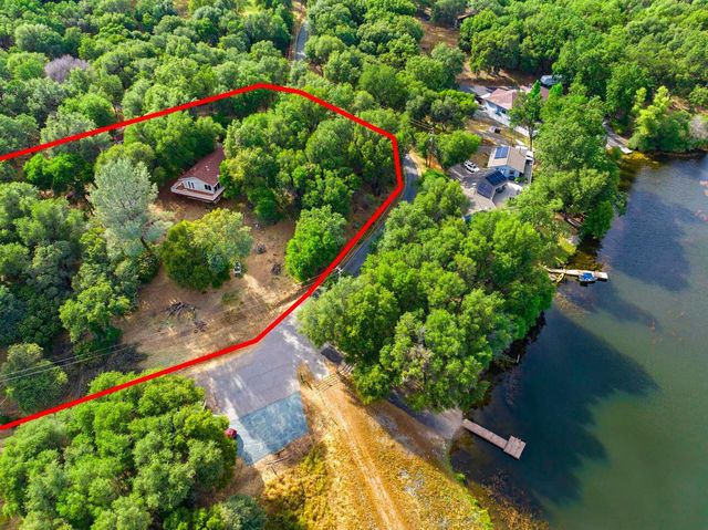 16310 Dry Creek Ln, Grass Valley, CA 95949