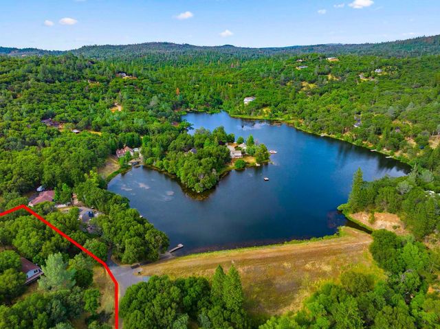 16310 Dry Creek Ln, Grass Valley, CA 95949