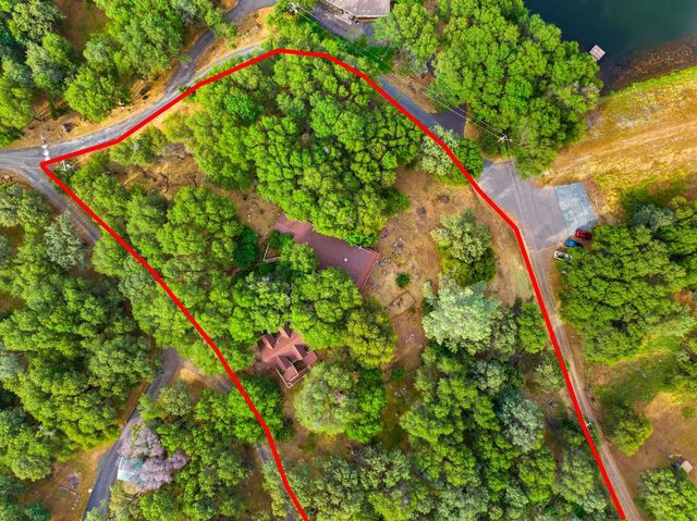 16310 Dry Creek Ln, Grass Valley, CA 95949