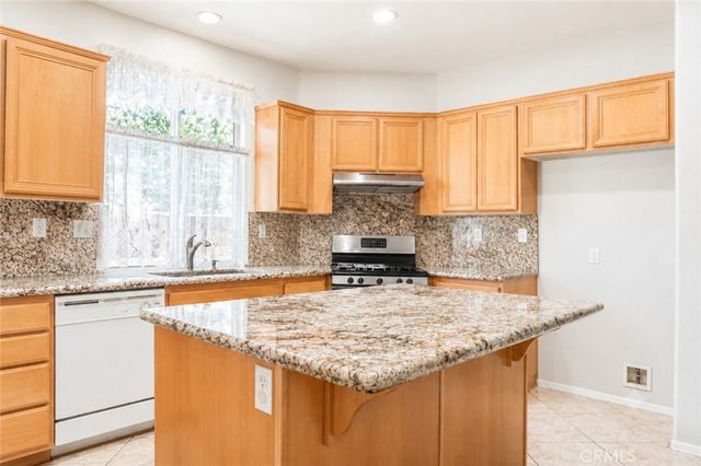 3514 Carlisle St, Perris, CA 92571