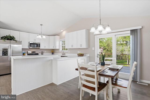 174 OPEN FIELD LN, Falling Waters, WV 25419