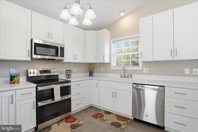 174 OPEN FIELD LN, Falling Waters, WV 25419