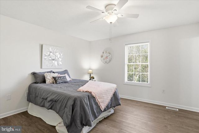 174 OPEN FIELD LN, Falling Waters, WV 25419