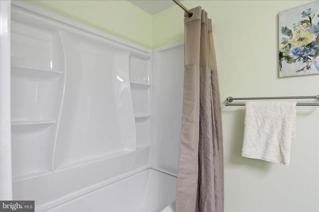 174 OPEN FIELD LN, Falling Waters, WV 25419
