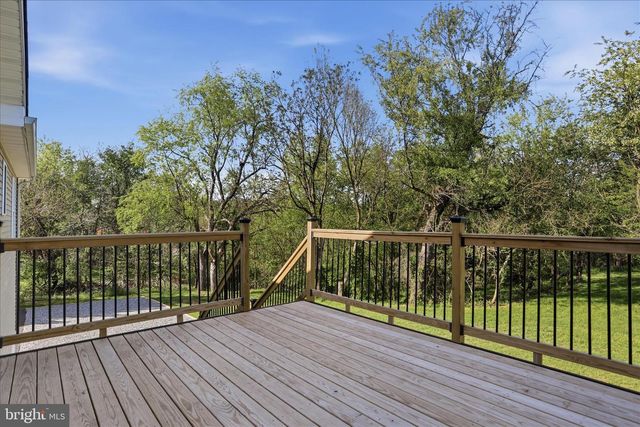 174 OPEN FIELD LN, Falling Waters, WV 25419