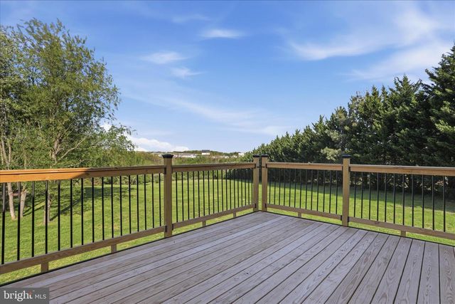 174 OPEN FIELD LN, Falling Waters, WV 25419