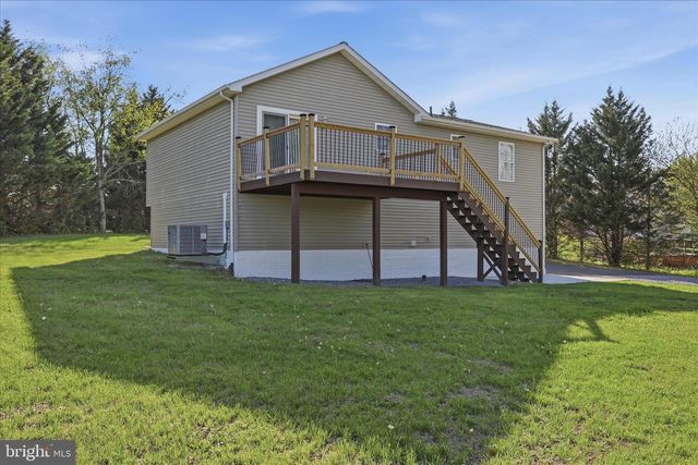 174 OPEN FIELD LN, Falling Waters, WV 25419