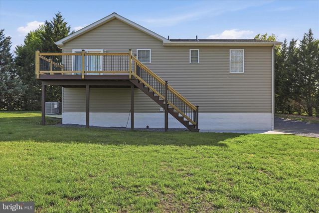 174 OPEN FIELD LN, Falling Waters, WV 25419
