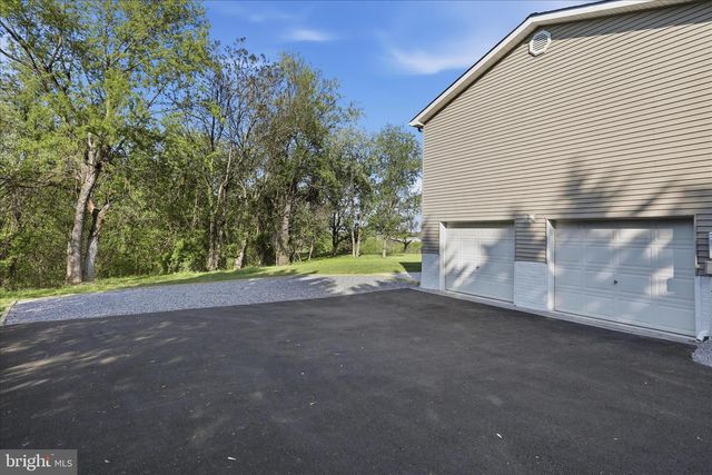 174 OPEN FIELD LN, Falling Waters, WV 25419