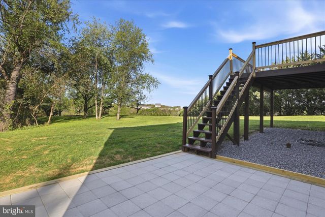 174 OPEN FIELD LN, Falling Waters, WV 25419