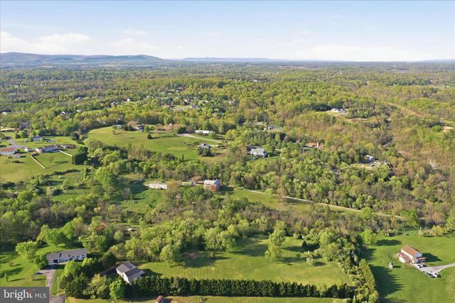 174 OPEN FIELD LN, Falling Waters, WV 25419