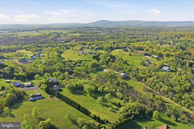 174 OPEN FIELD LN, Falling Waters, WV 25419