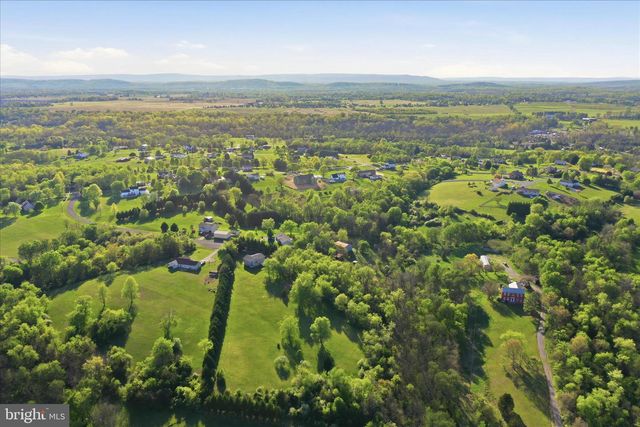 174 OPEN FIELD LN, Falling Waters, WV 25419