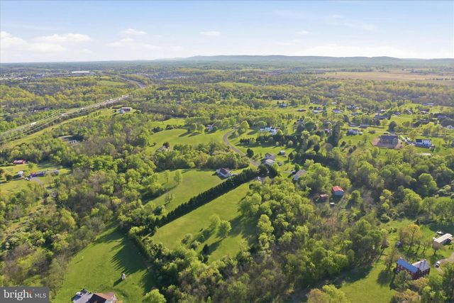 174 OPEN FIELD LN, Falling Waters, WV 25419