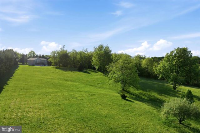 174 OPEN FIELD LN, Falling Waters, WV 25419