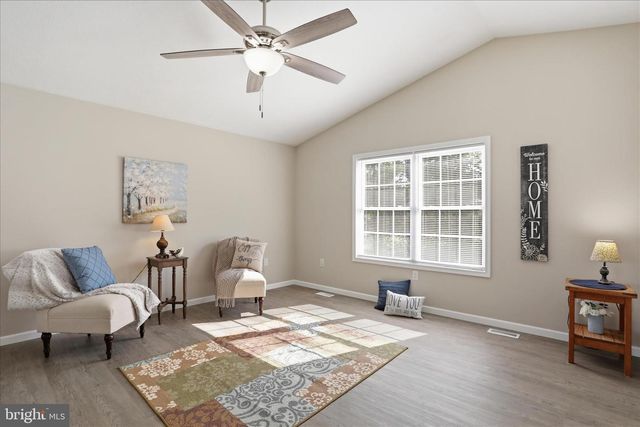 174 OPEN FIELD LN, Falling Waters, WV 25419