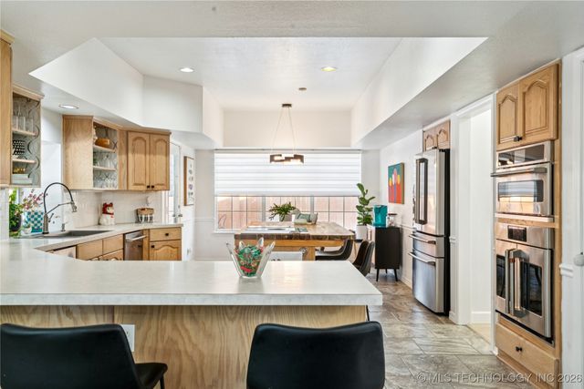 900 S Willow Avenue, Broken Arrow, OK 74012