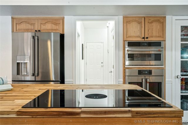 900 S Willow Avenue, Broken Arrow, OK 74012