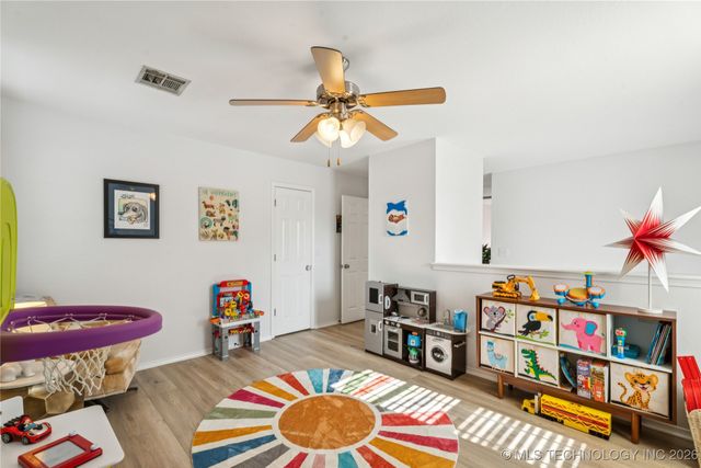 900 S Willow Avenue, Broken Arrow, OK 74012