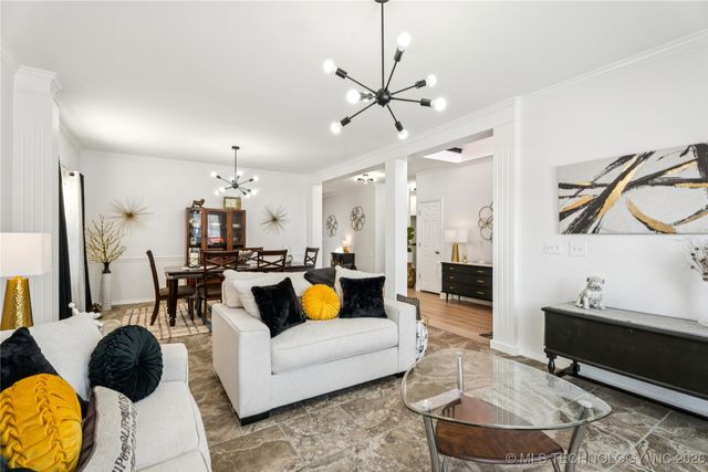 900 S Willow Avenue, Broken Arrow, OK 74012