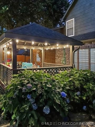 900 S Willow Avenue, Broken Arrow, OK 74012