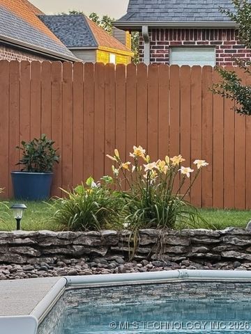 900 S Willow Avenue, Broken Arrow, OK 74012