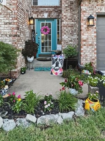 900 S Willow Avenue, Broken Arrow, OK 74012