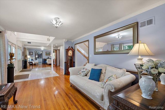 1450 Lenox Road, Bloomfield Charter Township, MI 48304