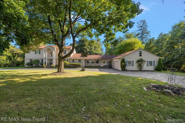 1450 Lenox Road, Bloomfield Charter Township, MI 48304