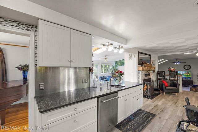 1450 Lenox Road, Bloomfield Charter Township, MI 48304