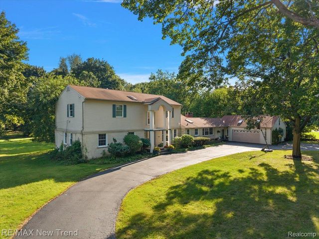 1450 Lenox Road, Bloomfield Charter Township, MI 48304