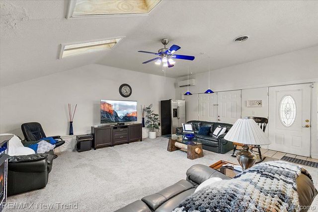 1450 Lenox Road, Bloomfield Charter Township, MI 48304