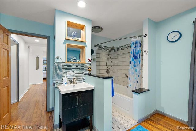 1450 Lenox Road, Bloomfield Charter Township, MI 48304