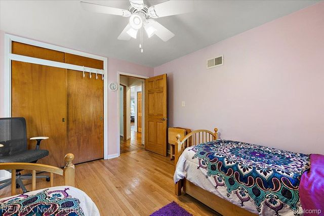 1450 Lenox Road, Bloomfield Charter Township, MI 48304