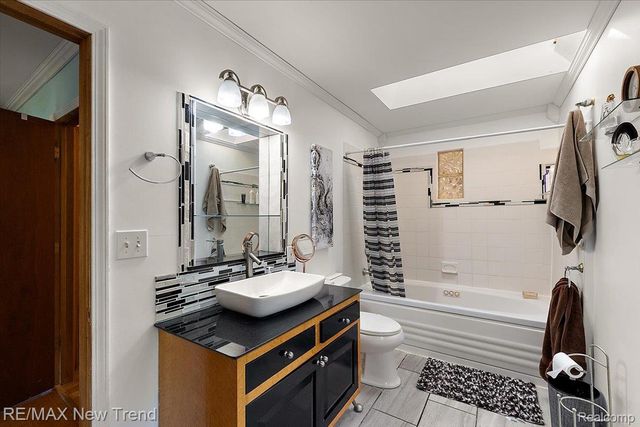 1450 Lenox Road, Bloomfield Charter Township, MI 48304