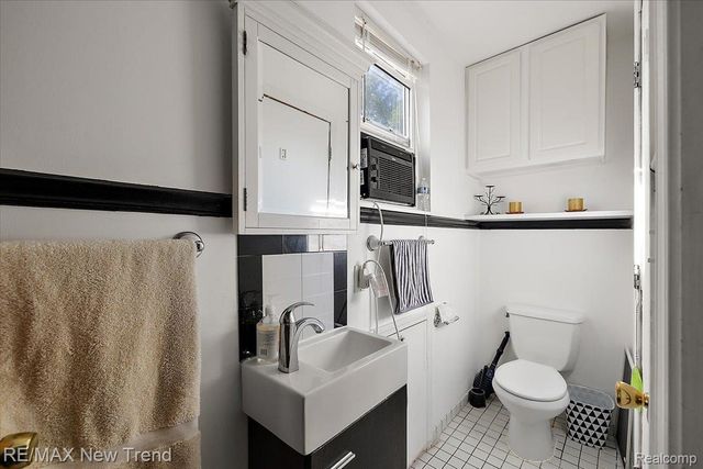 1450 Lenox Road, Bloomfield Charter Township, MI 48304