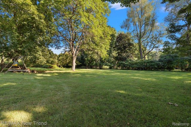 1450 Lenox Road, Bloomfield Charter Township, MI 48304