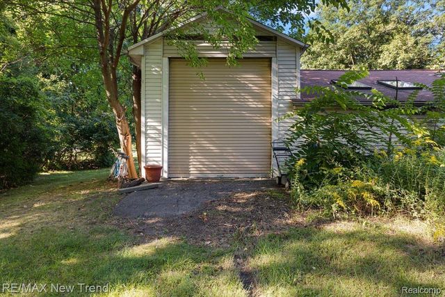 1450 Lenox Road, Bloomfield Charter Township, MI 48304