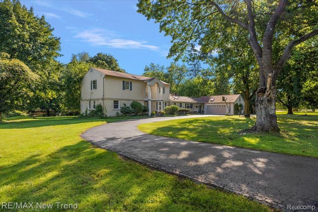 1450 Lenox Road, Bloomfield Charter Township, MI 48304