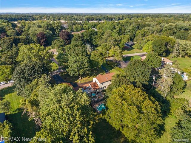 1450 Lenox Road, Bloomfield Charter Township, MI 48304