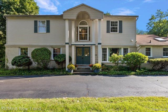 1450 Lenox Road, Bloomfield Charter Township, MI 48304