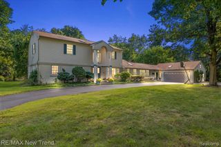 1450 Lenox Road, Bloomfield Charter Township, MI 48304