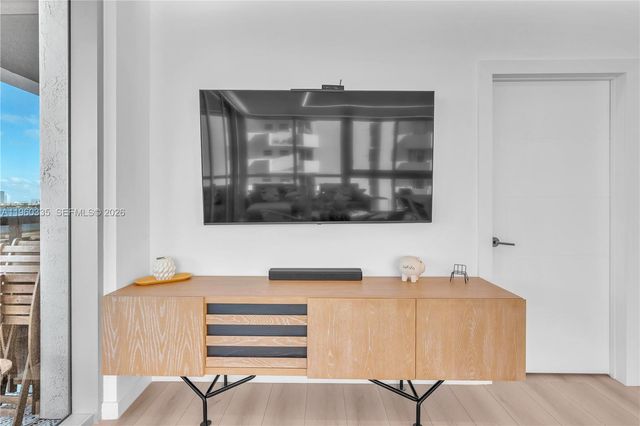 7929 West Dr 903, North Bay Village, FL 33141