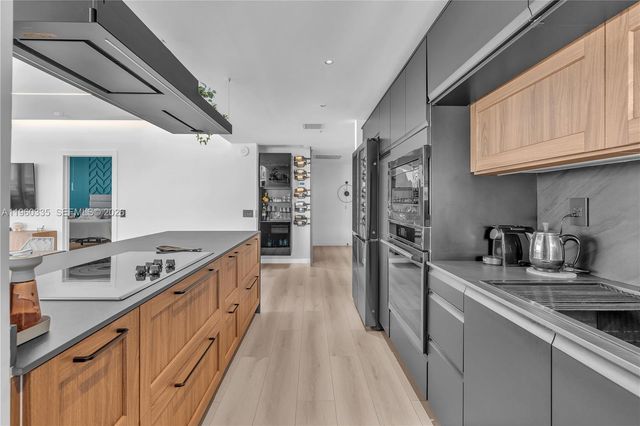 7929 West Dr 903, North Bay Village, FL 33141