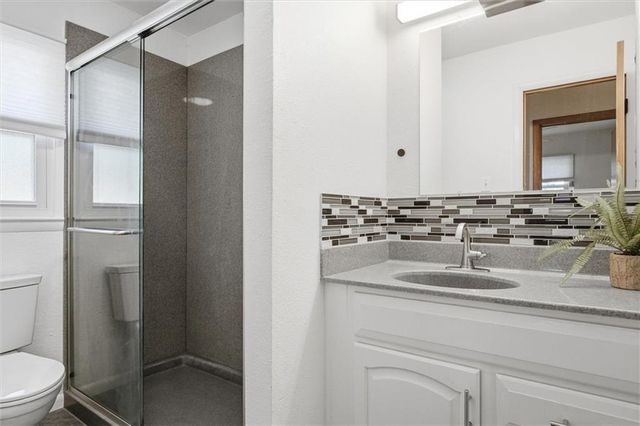 837 W 22nd Street, Lawrence, KS 66046