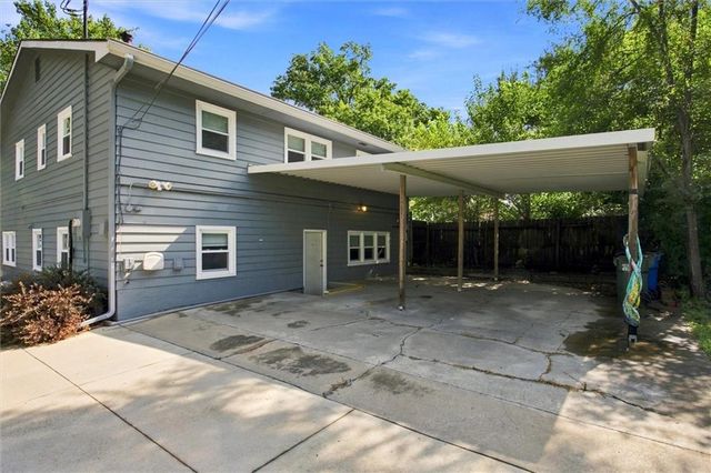 837 W 22nd Street, Lawrence, KS 66046