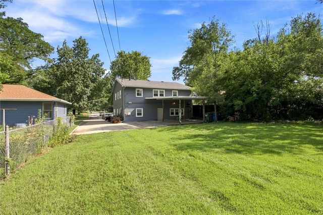 837 W 22nd Street, Lawrence, KS 66046