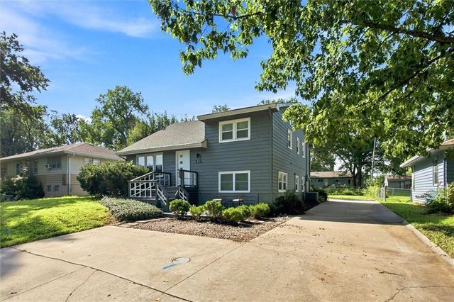 837 W 22nd Street, Lawrence, KS 66046